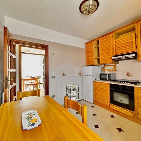 Holidaycasa Leone - Con Posto Auto A 200Mt Dal Mare 스펠론가 외부 사진